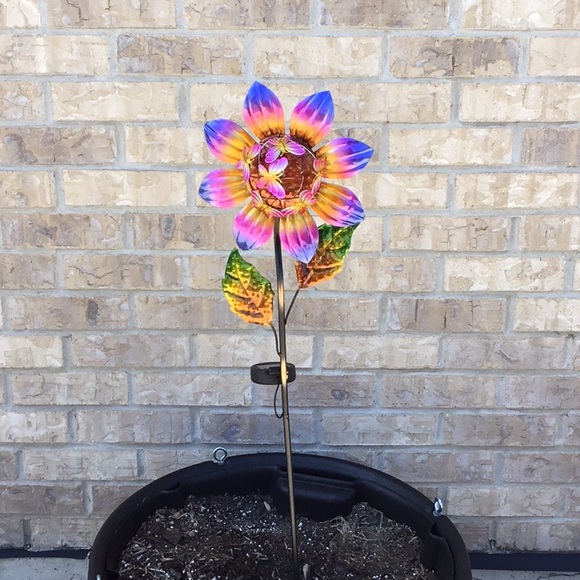 FLASH SALE Solar Flower Garden Pick - Picture 3 of 4